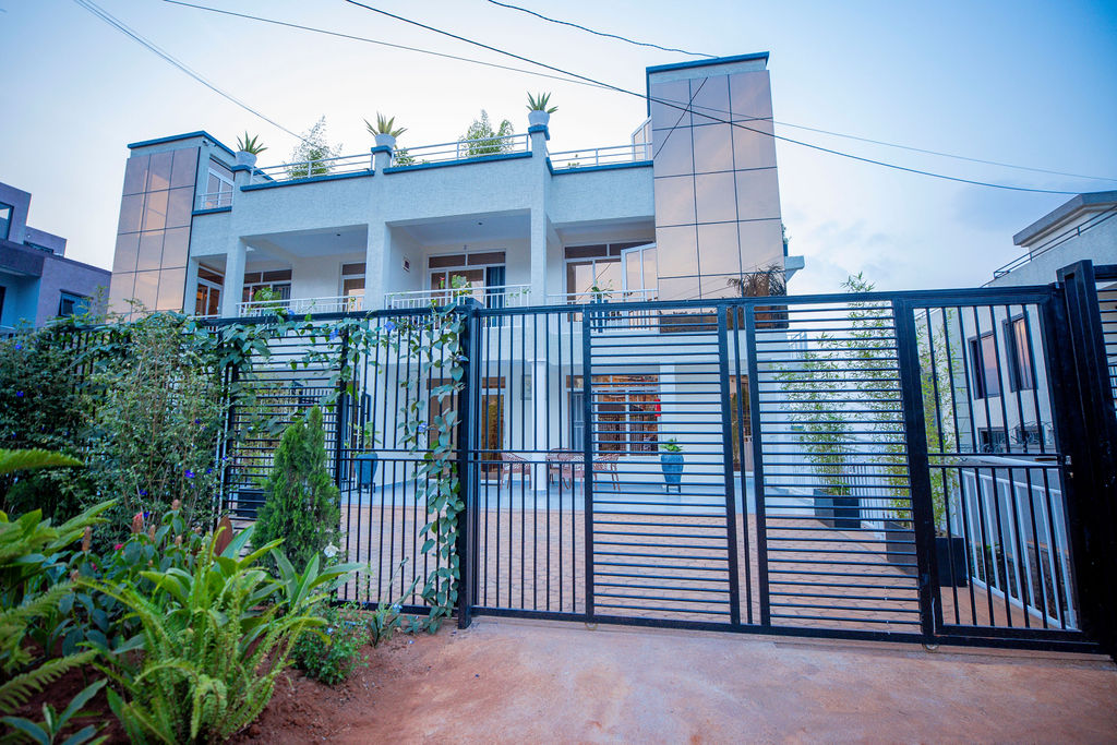 T & M Luxury Apartments, gallery photo 5